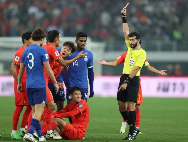 开云体育官网-严益唯：国足为何罚下一人后反倒“惹不起”