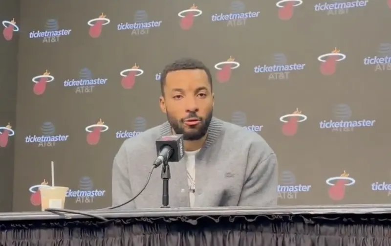 开云体育网址-鲍威尔谈希罗：我俩训练的次数不断增加，一切只会越来越好