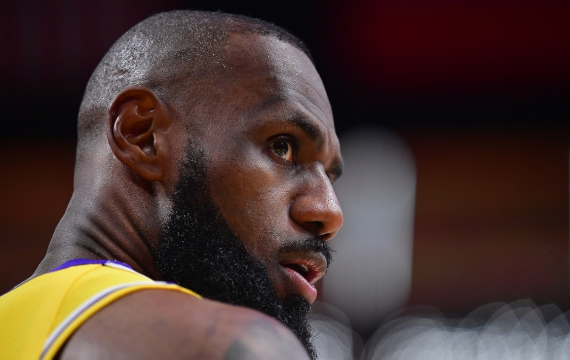 kaiyun-对手教练：詹姆斯太不可思议！我41岁只是执教完背靠背都有点累！